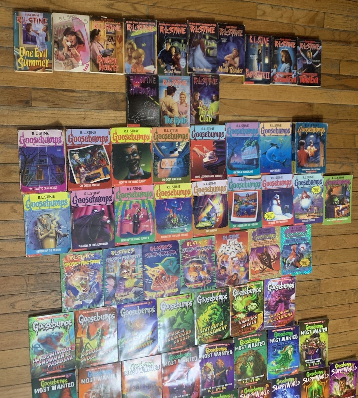 Lot of 68 Goosebumps /R.L Stine Some VTG ’90 Fear Street Most Wanted Horror VHS
