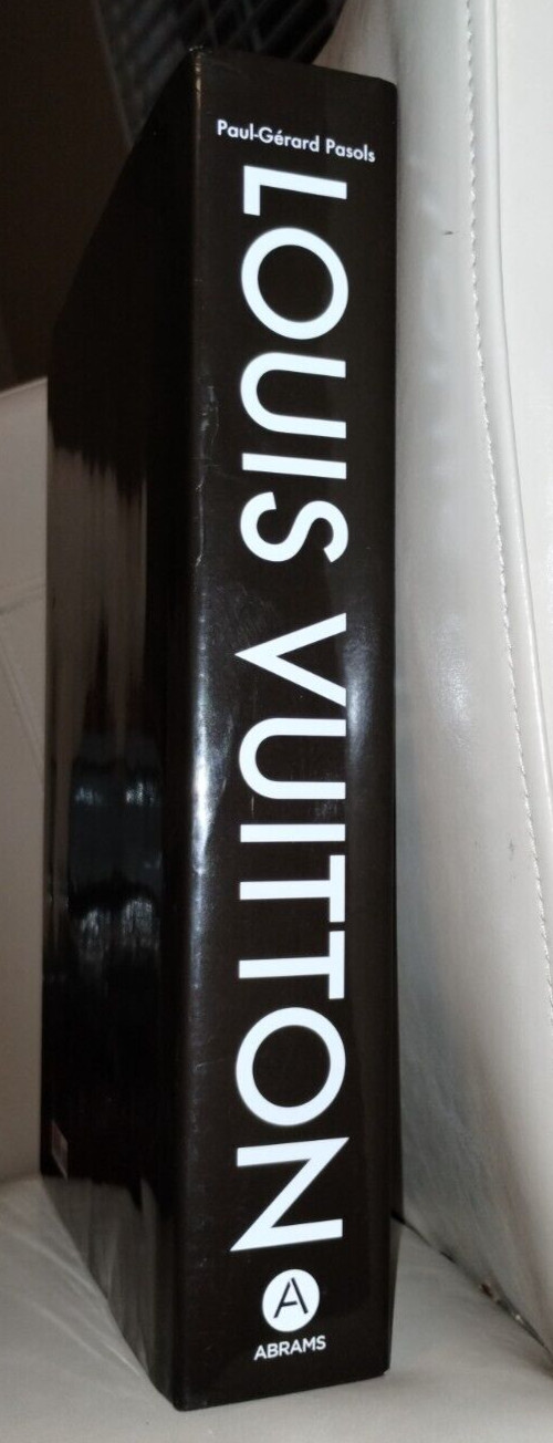Louis Vuitton: The Birth of Modern Luxury Updated Edition New Minor Shelf-Wear