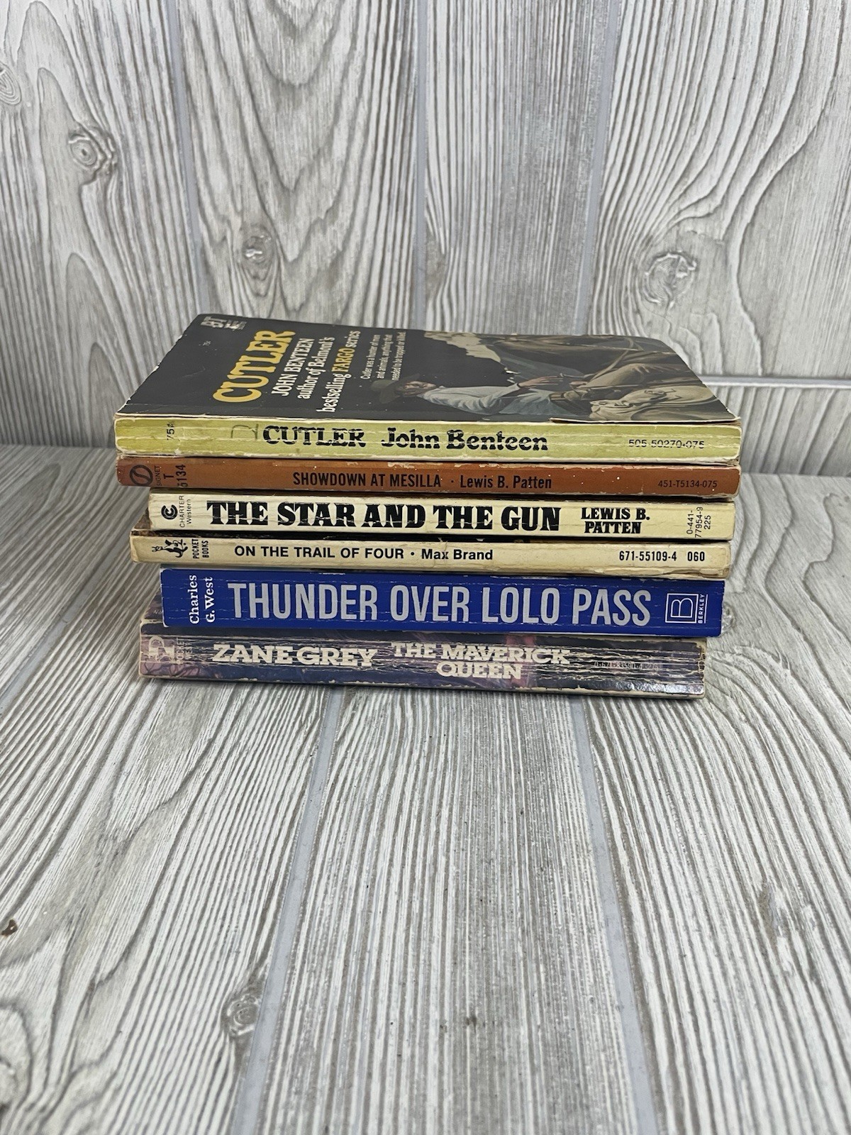Lot of 6 Western Paperbacks Zane Grey Max Brand Cowboys Adventure Action