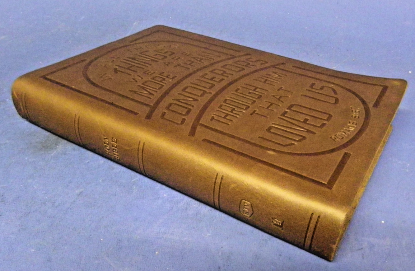 The Holy Bible The Old & New Testament King James Version Red-Letter Edition EC