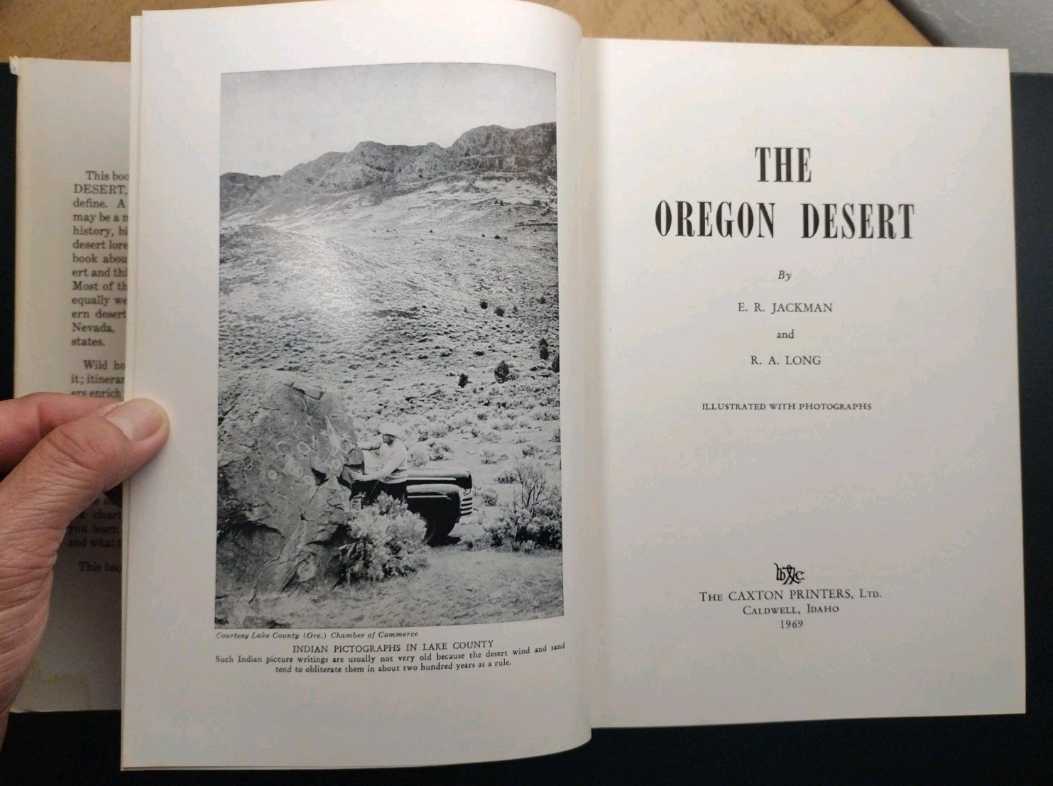 THE OREGON DESERT. E.R. Jackman/R.A. Long. 1969. HCDJ (Scientists & Cowboys)
