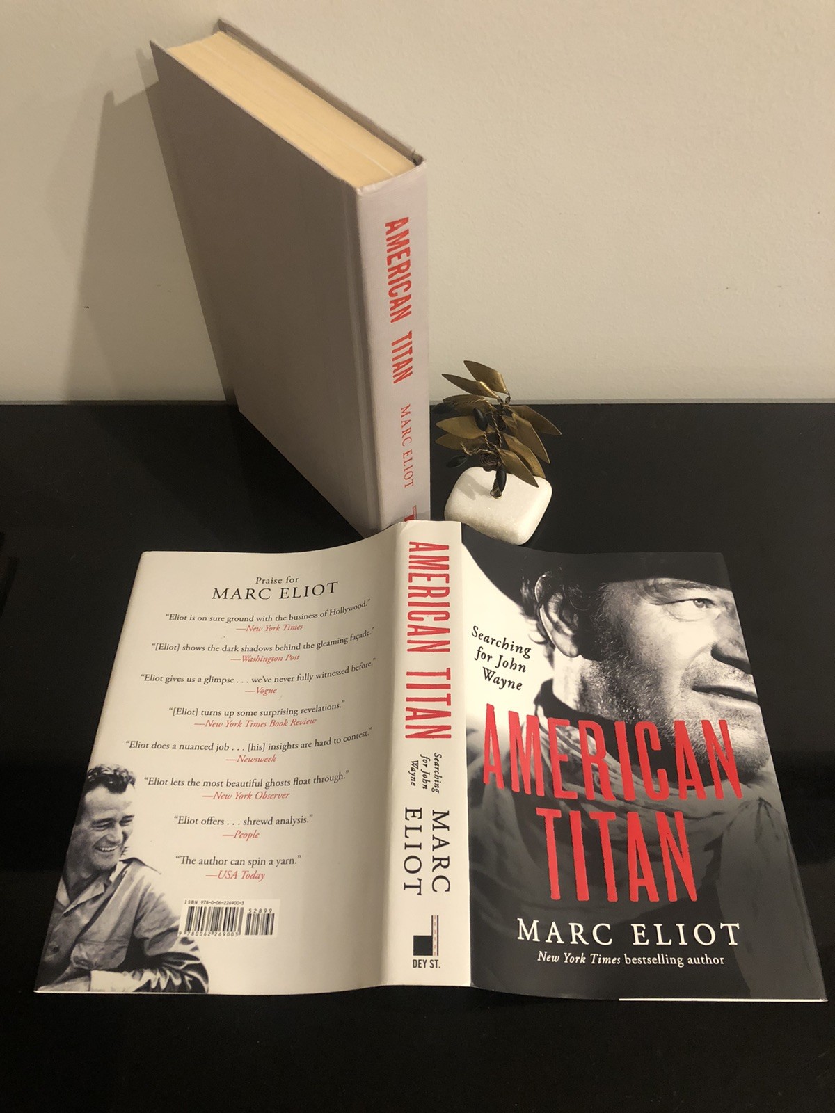 American Titan Searching For John Wayne Marc Eliot Dey St US 2014 First Ed/F.Pr.