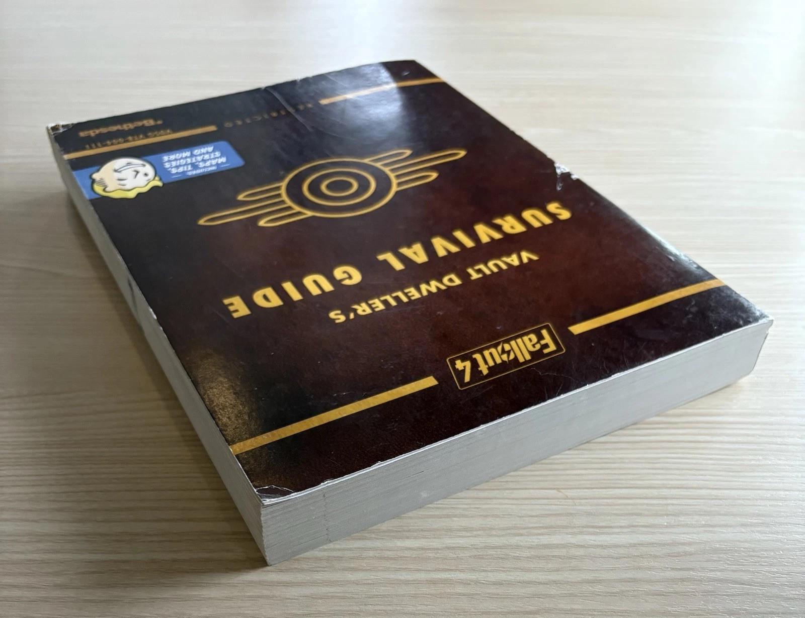 1st Printing! Fallout 4 Vault Dweller’s Survival Guide: Official Strategy Guide