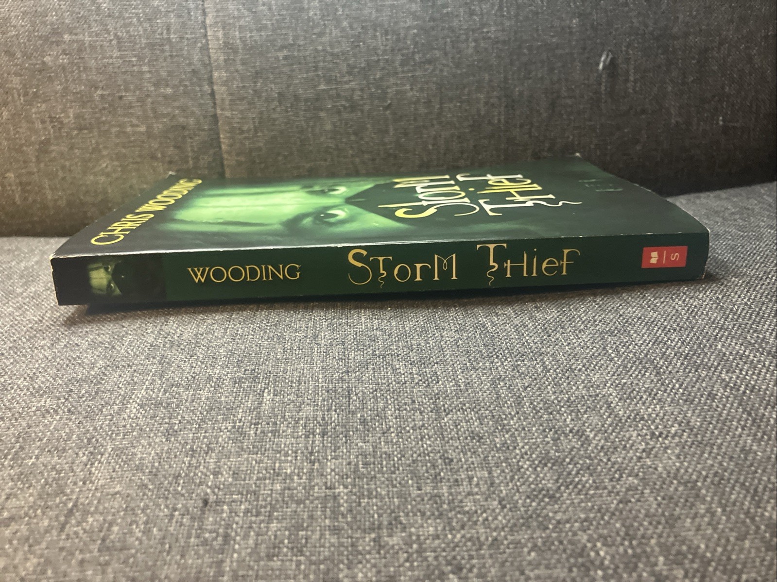 Storm Thief by Chris Wooding (2007, Trade Paperback) NM SCHOLASTIC