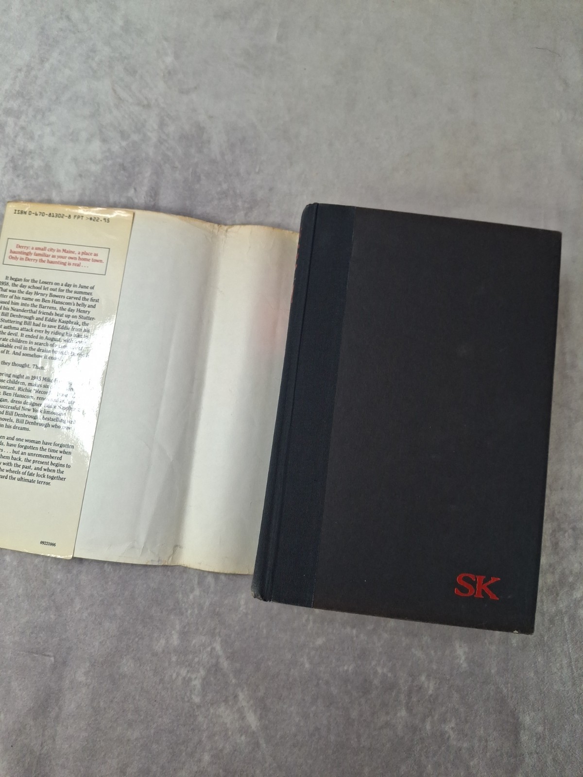 IT by Stephen King (1986) 1st Edition, 2nd Printing Hardcover SHELF