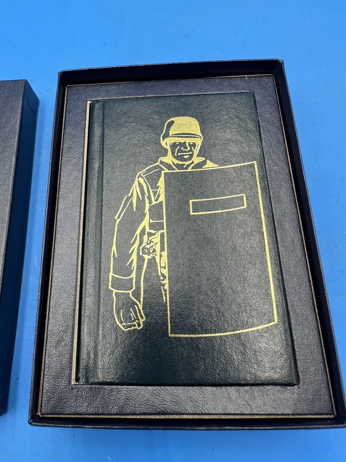 RARE Thomas Nelson Gods Armour New Testament Bible BRAND NEW pocket Size