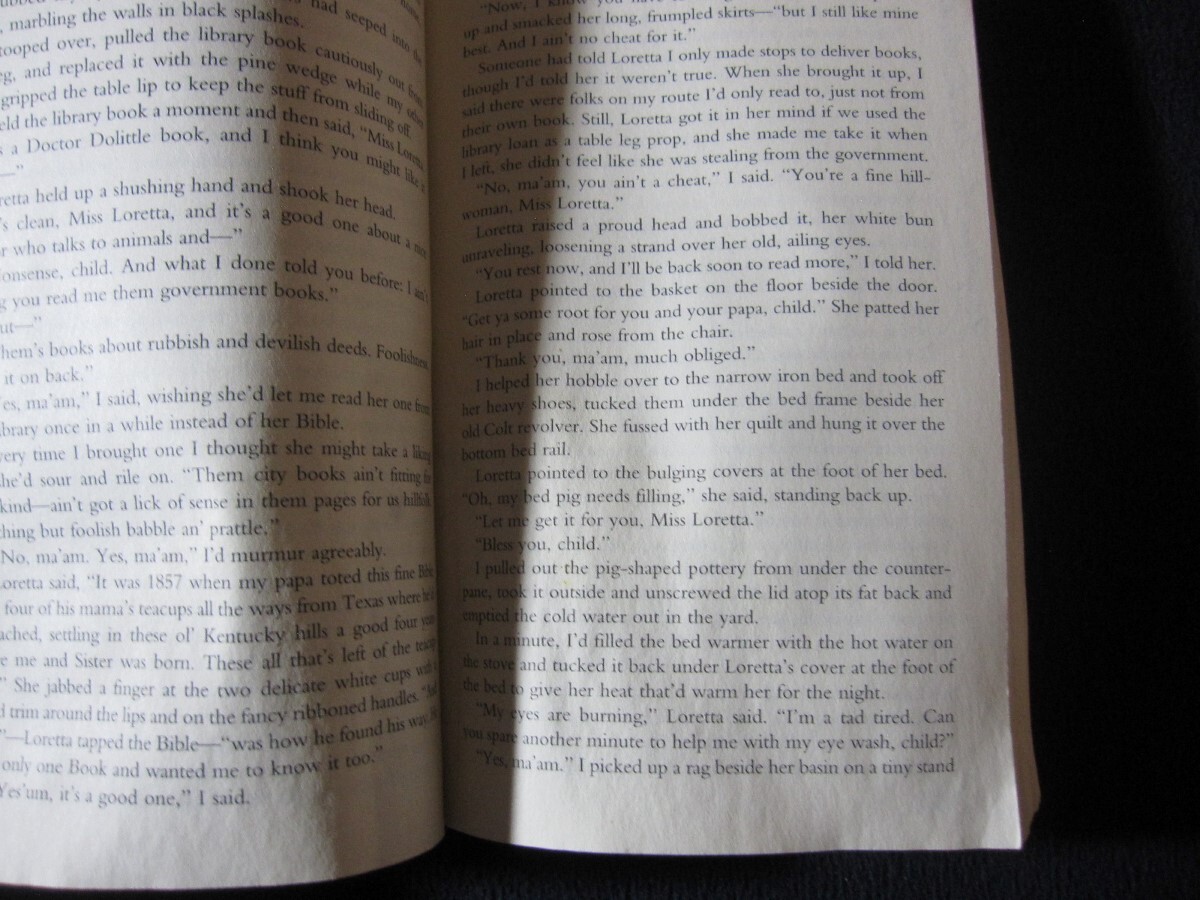 The Book Woman of Troublesome Creek [Paperback] Kim Michele Richardson