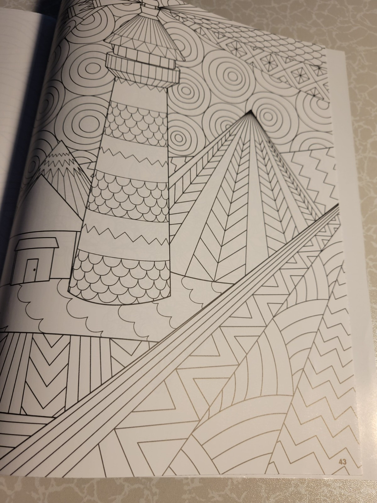 BRILLIANT ESCAPES – ADULT COLORING BOOK – 48 Pages of Fun! Coloring Tips-NEW!