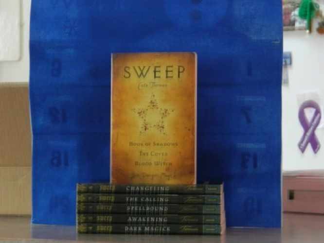 Sweep: Book of Shadows / The Coven / – Paperback, by Cate tiernan – Very Good n