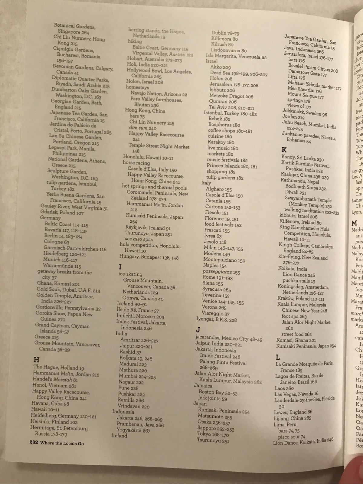 National Geographic „Where The Locals Go“ 2014 Paperback – NEW (287 pages)