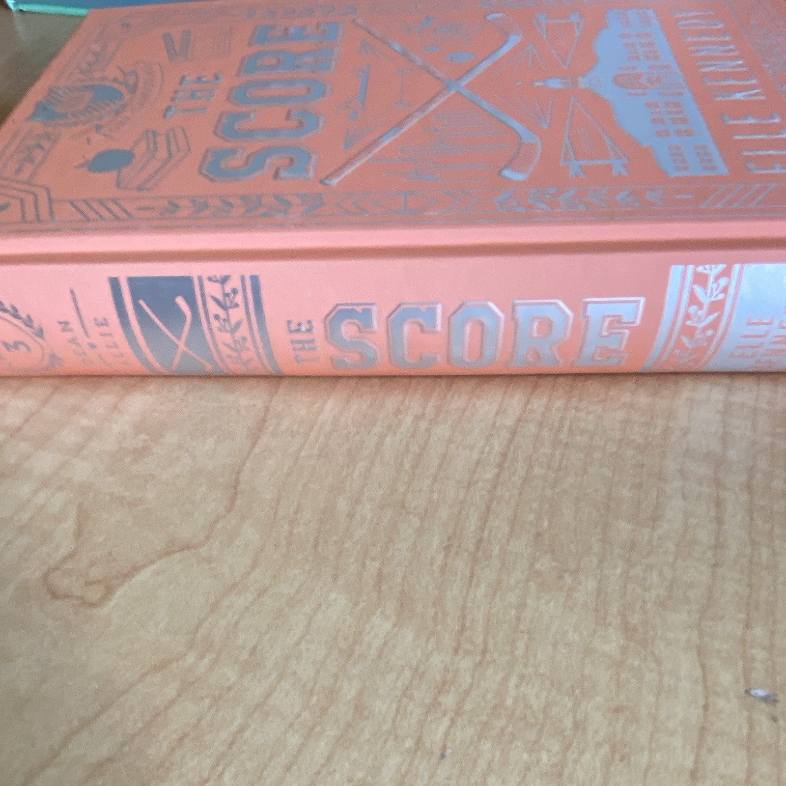 The Score (Off-Campus) by Elle Kennedy, Bloom Books, YA Fiction Novel, HC
