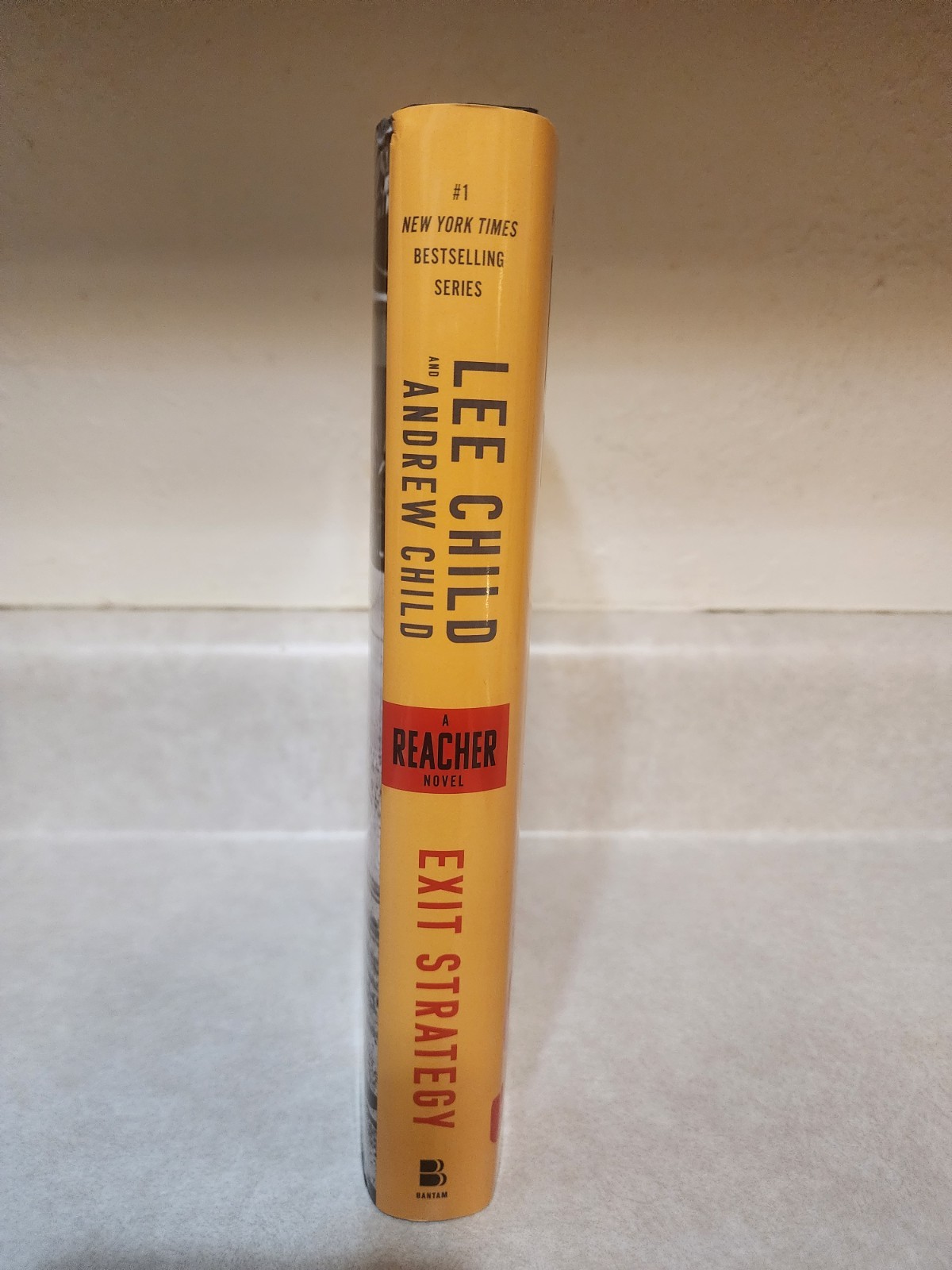 Exit Strategy : A Reacher Novel by Lee Child and Andrew Child 1st Edition Crime