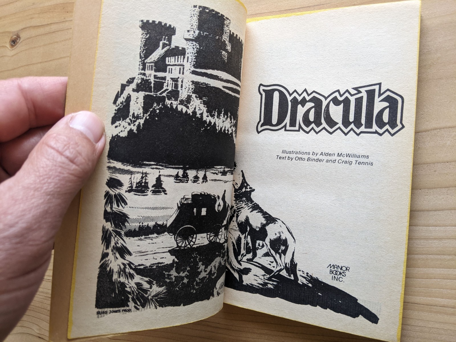 Christopher Lee The Illustrated Dracula , paperback comic Manor Books 1975