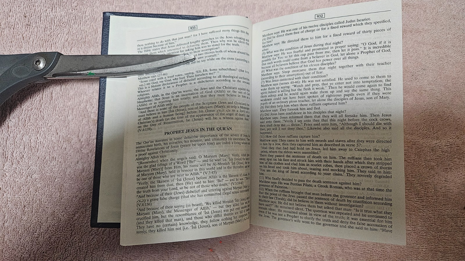 ‡ ☪️ Noble Qu’ran by Khan & Al-Hilali • 2001 HC w/ Hadith Summary and Commentary