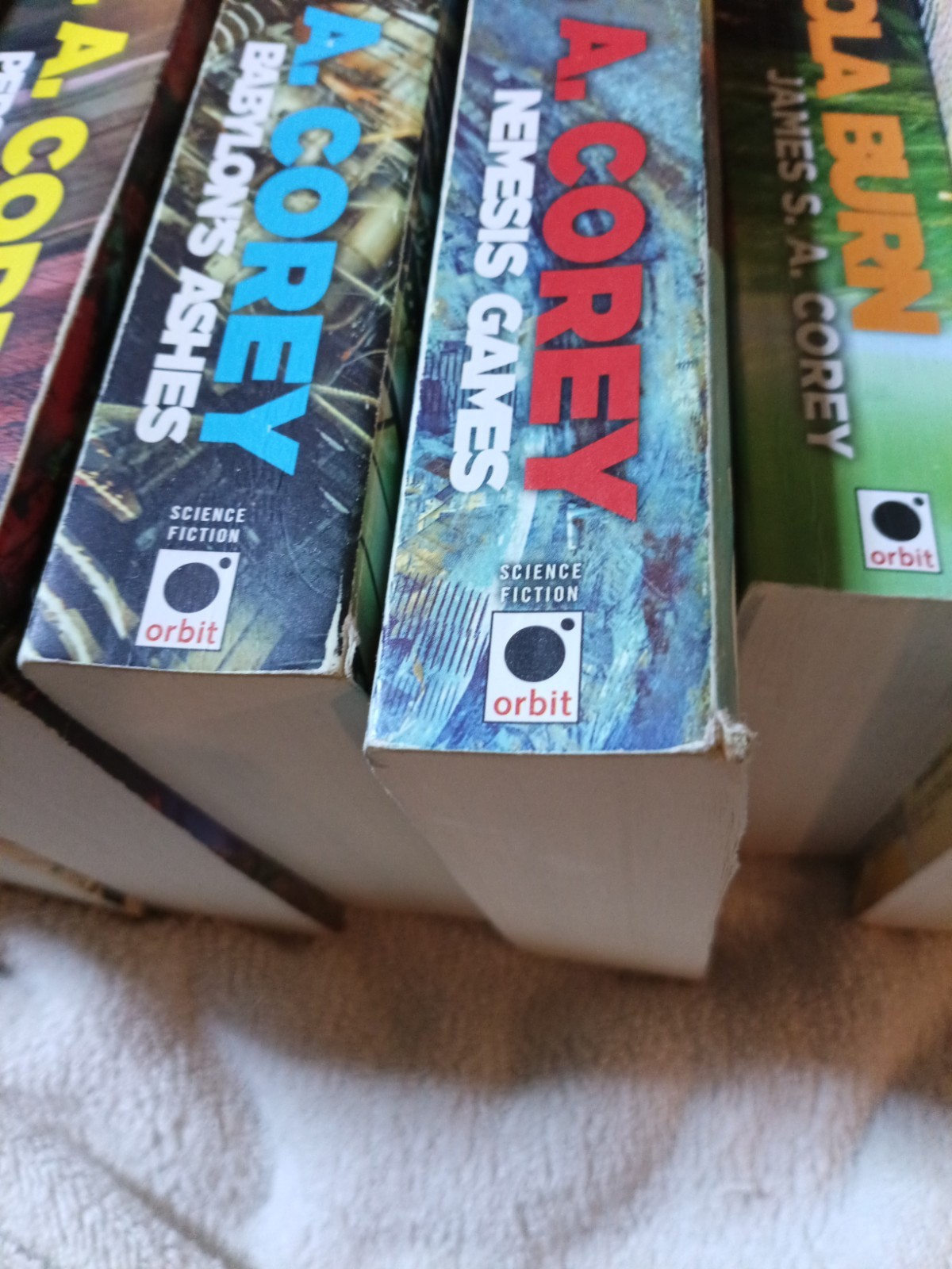 The Expanse Series Vol 1–8 Paperback Set Lot James S.A. Corey Sci-Fi