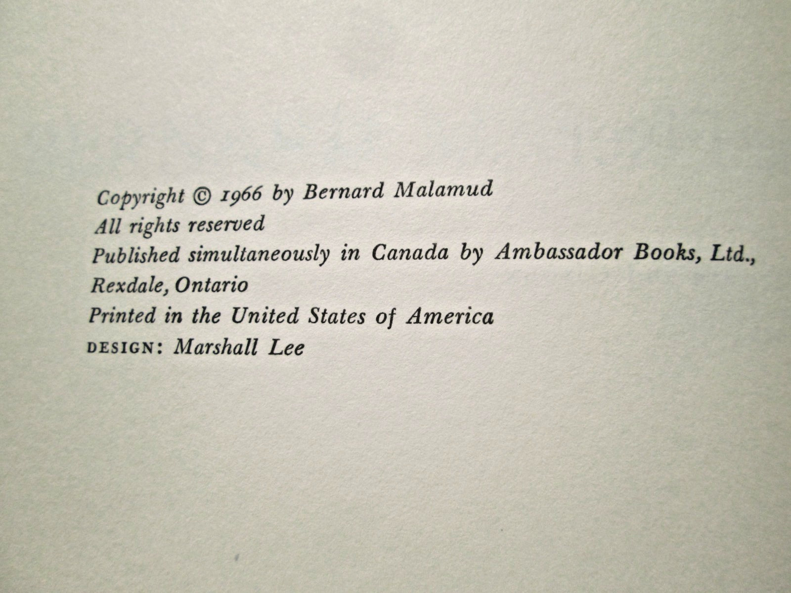 The Fixer by Bernard Malamud Farrar, Straus and Giroux HCDJ 1966 BCE