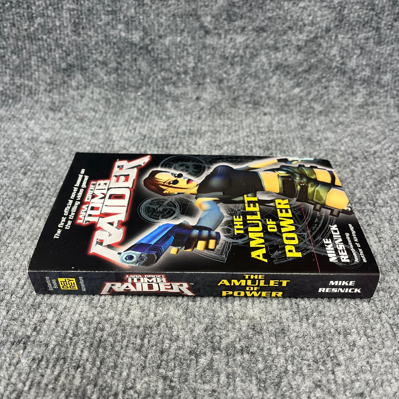 Lara Croft Tomb Raider The Amulet of Power Mike Resnick 2003 1st Ed Del Rey
