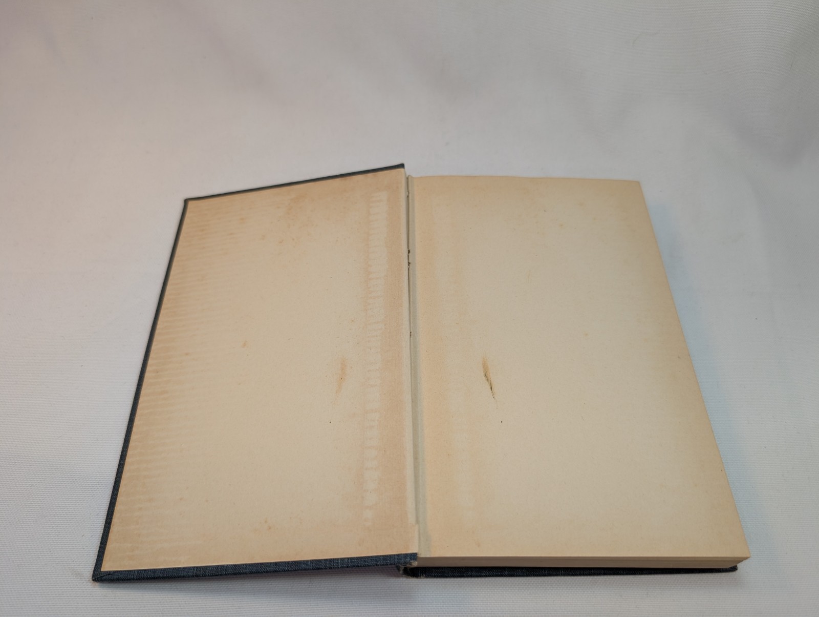 1932 Hatha Yoga ,“Yogi Philosophy of Physical Well-Being“ Yogi Ramacharaka