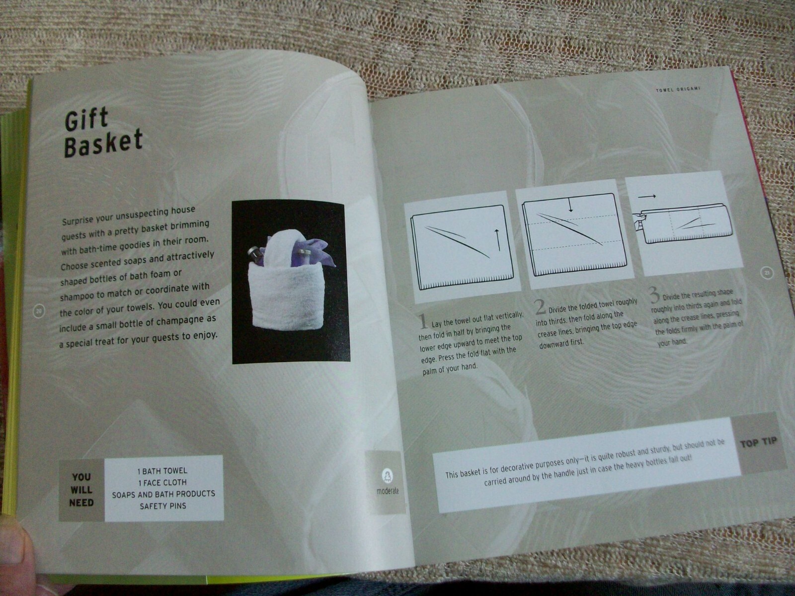 The Lost Art of Towel Origami by Alison Jenkins (2005,Ivy Press,paperback)