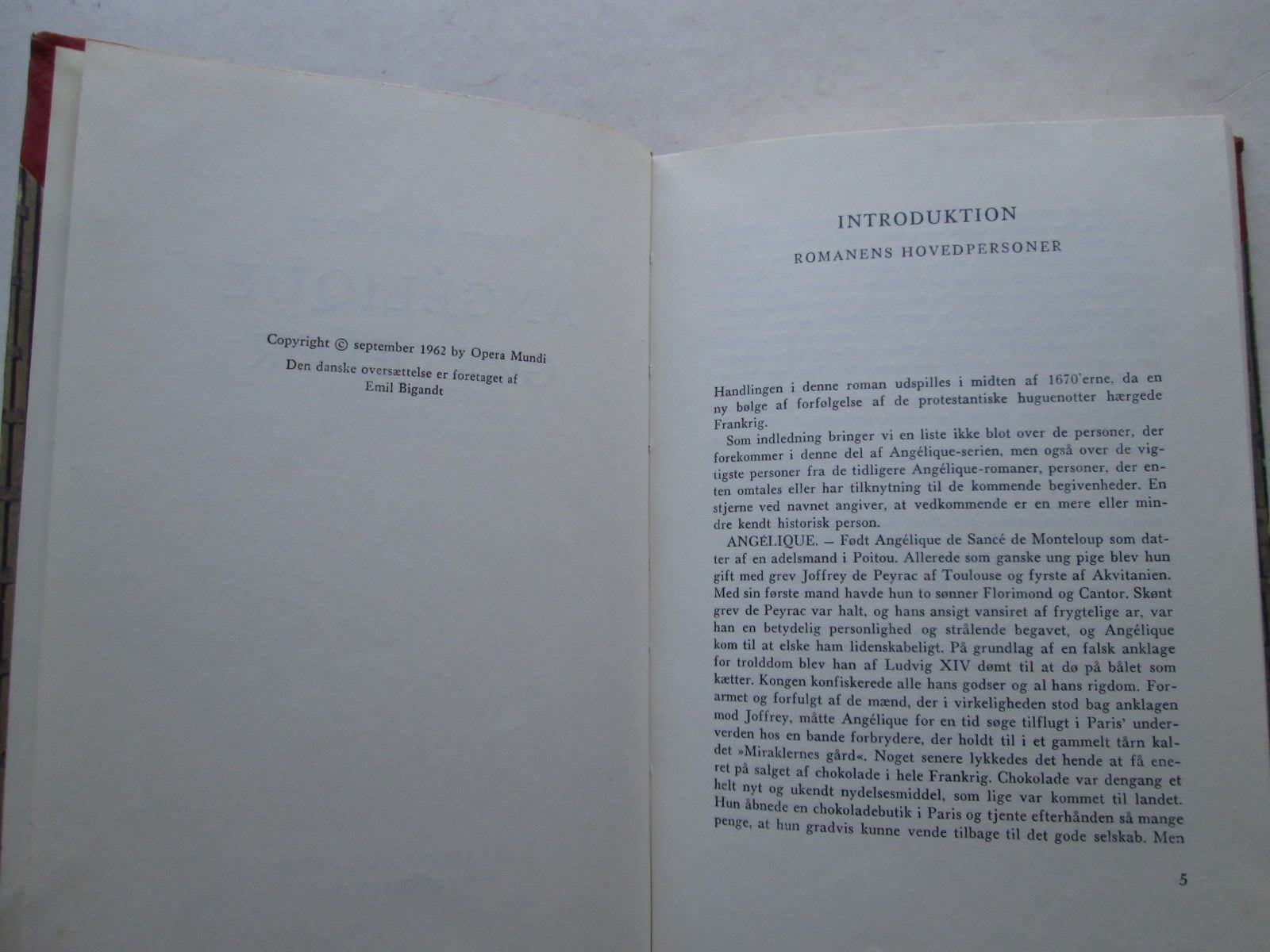 ANGELIQUE GOR OPROR Sergeanne Golon HARDCOVER BOOK Text in Danish BRANNER …