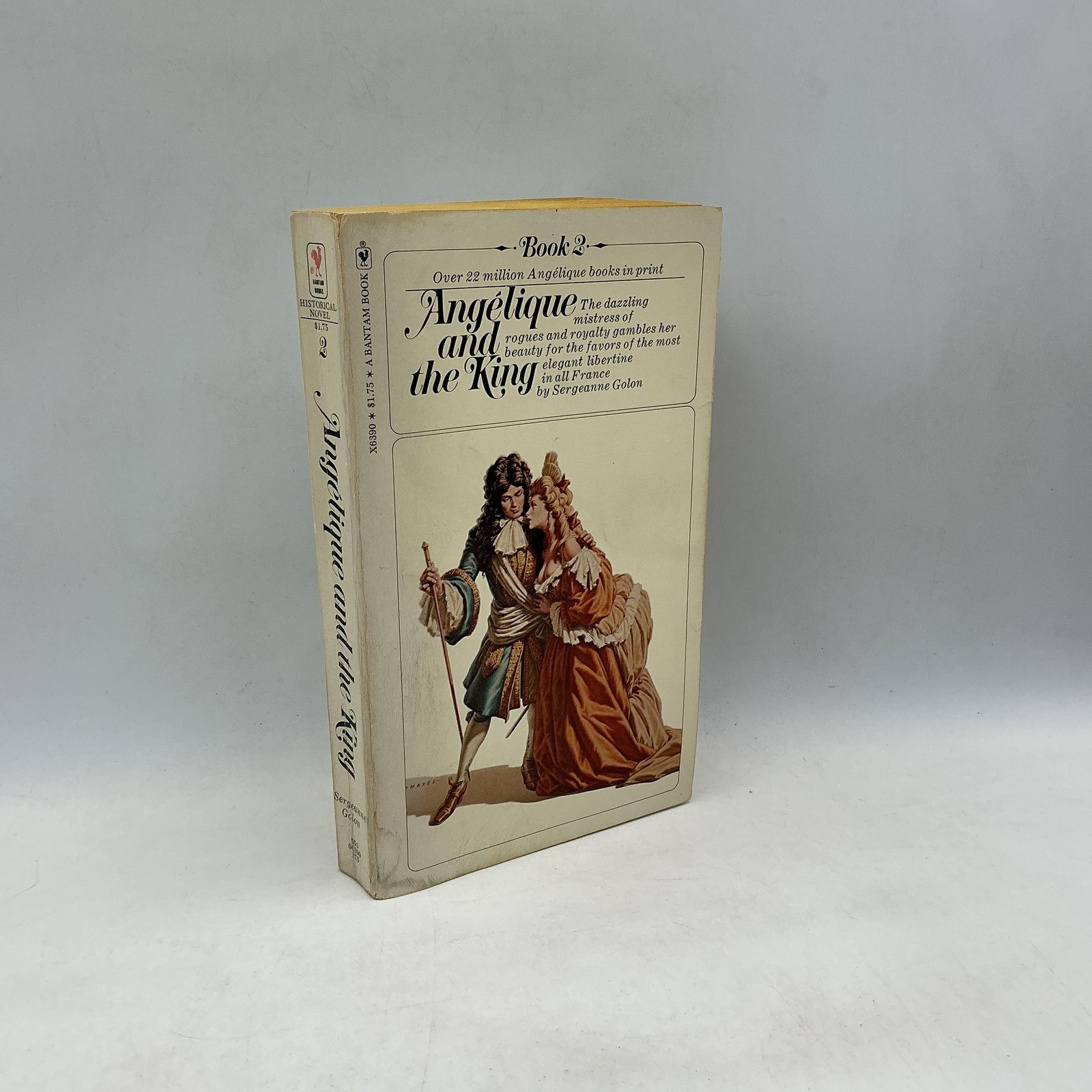 Vintage Angelique And The King Sergeanne Golon Bantam Cream PB 1961 USA