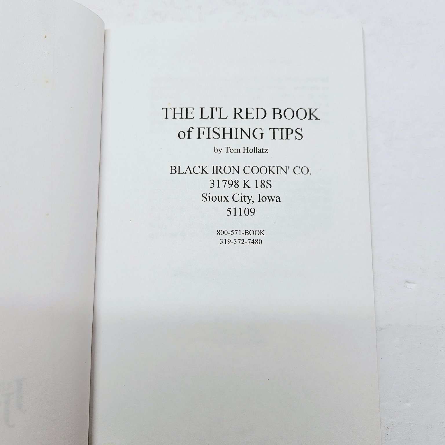 Fishing Humor Book – Li’l Red Book of Fishin‘ Tips – Tom Hollatz 1997 Pbk