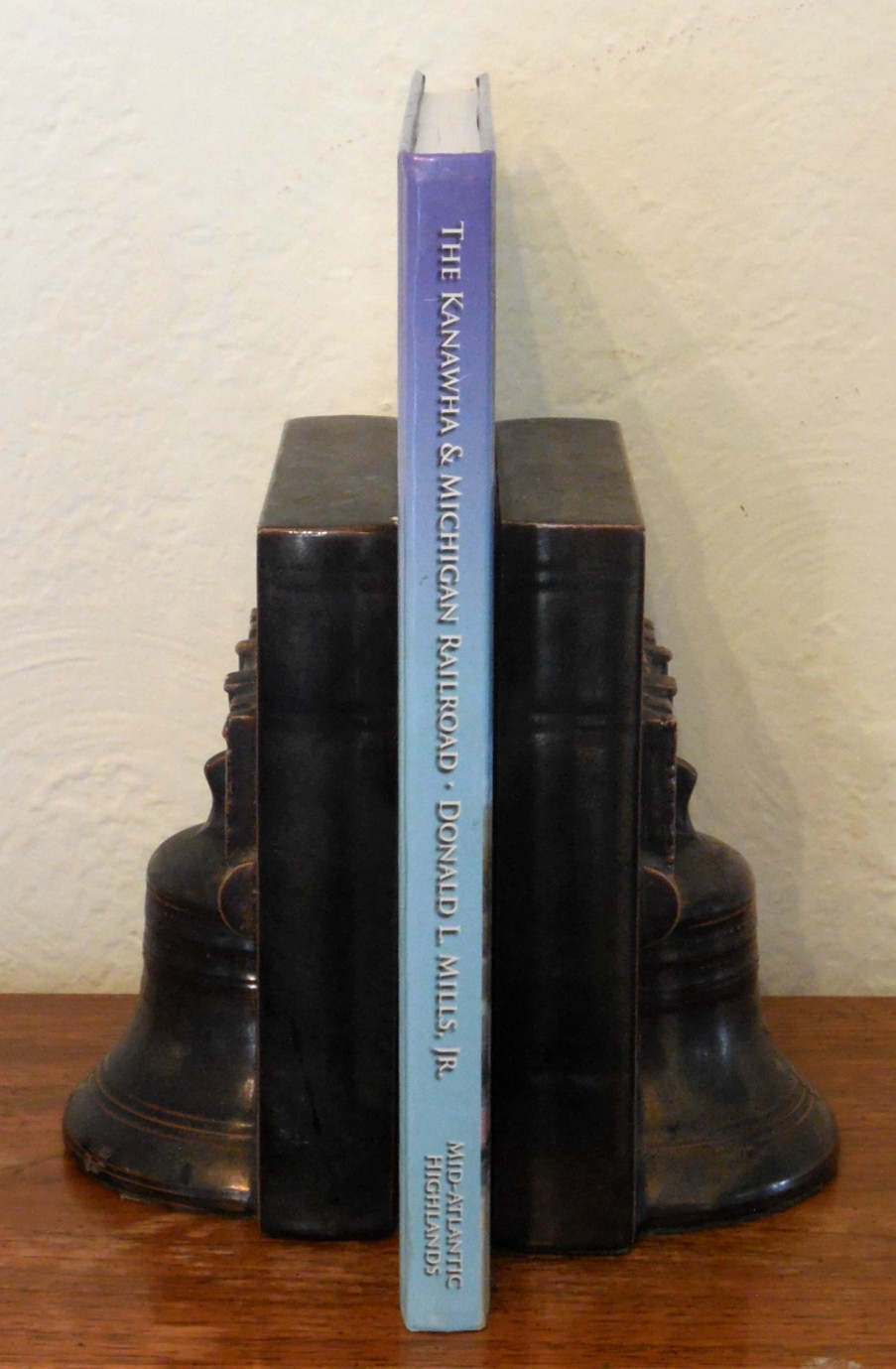 The Kanawha & Michigan Railroad: Bridgeline to the Lakes 1888-1922 by Mills HB