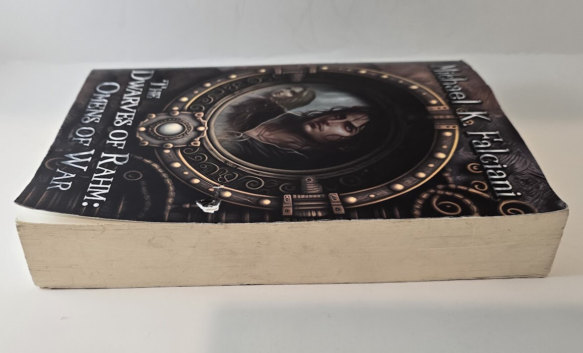 The Dwarves of Rahm: Omens of War – Paperback – Michael Falciani – Harry Frost