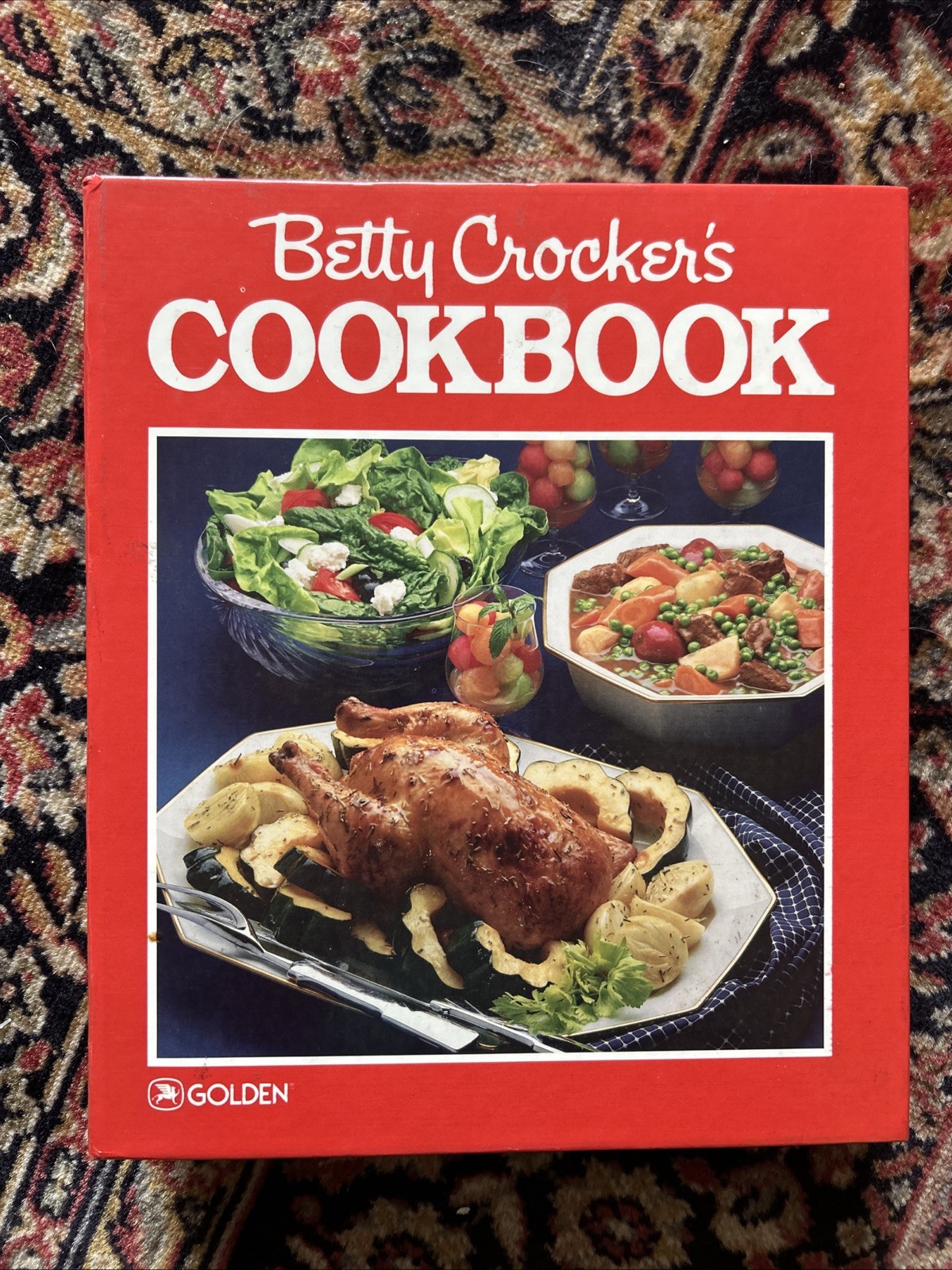 Betty Crocker’s Cookbook Golden Press 1989 5 Ring Binder 8th Printing 9″ x 10.5″