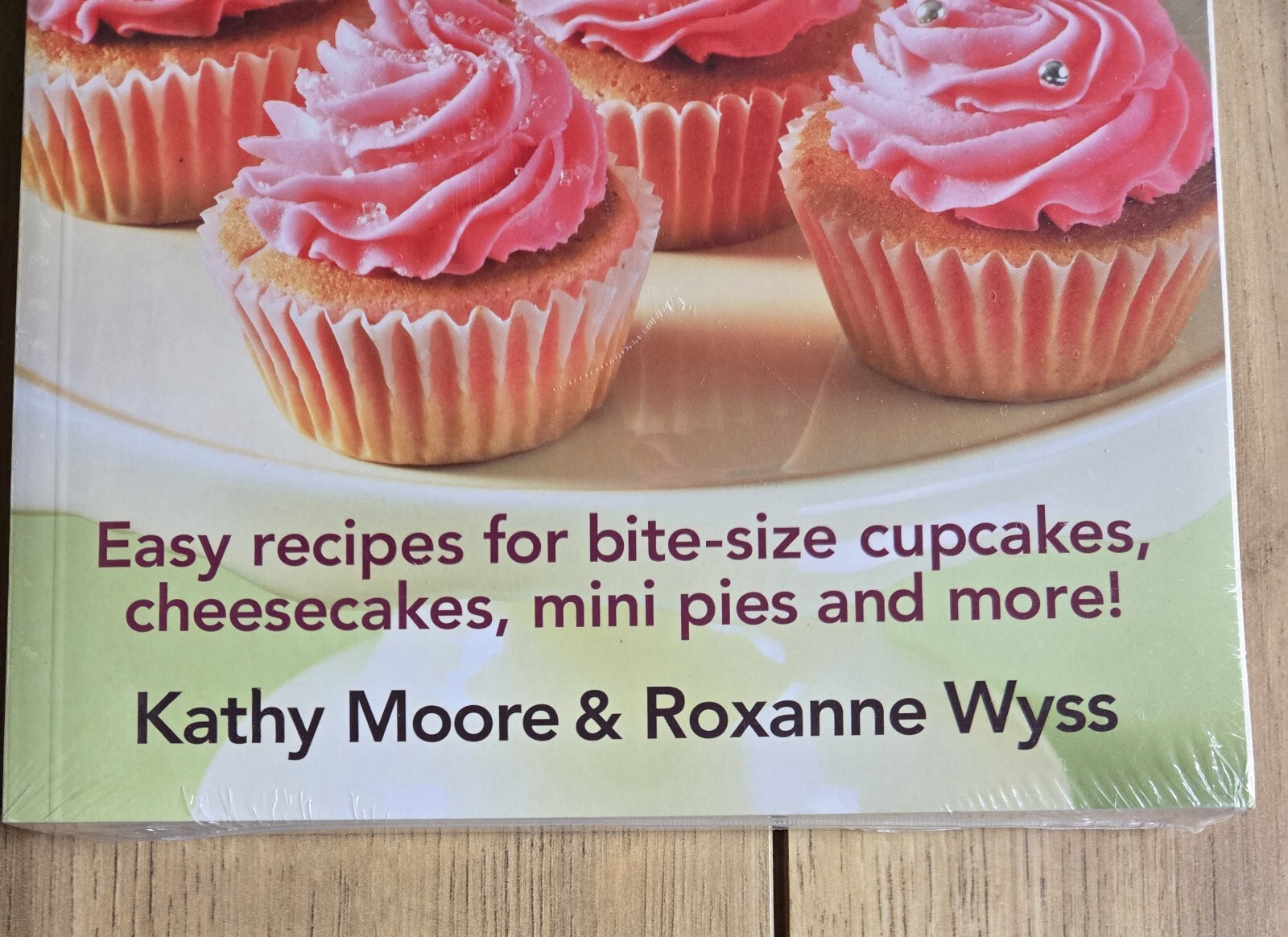 Babycakes Cupcake Cookbook, 175 Best Cupcake Maker Recipes, Sealed, 216 Pages