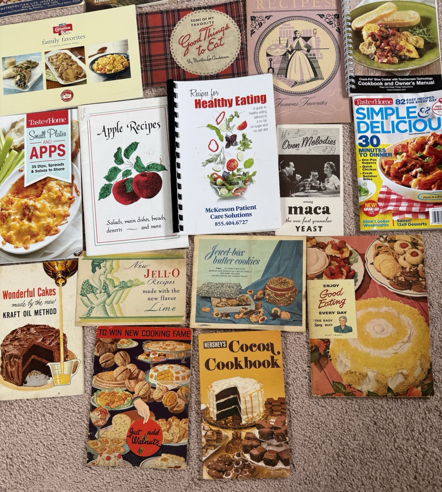 Lot of 25 Assorted Cookbooks Lot Pamplets Recipes