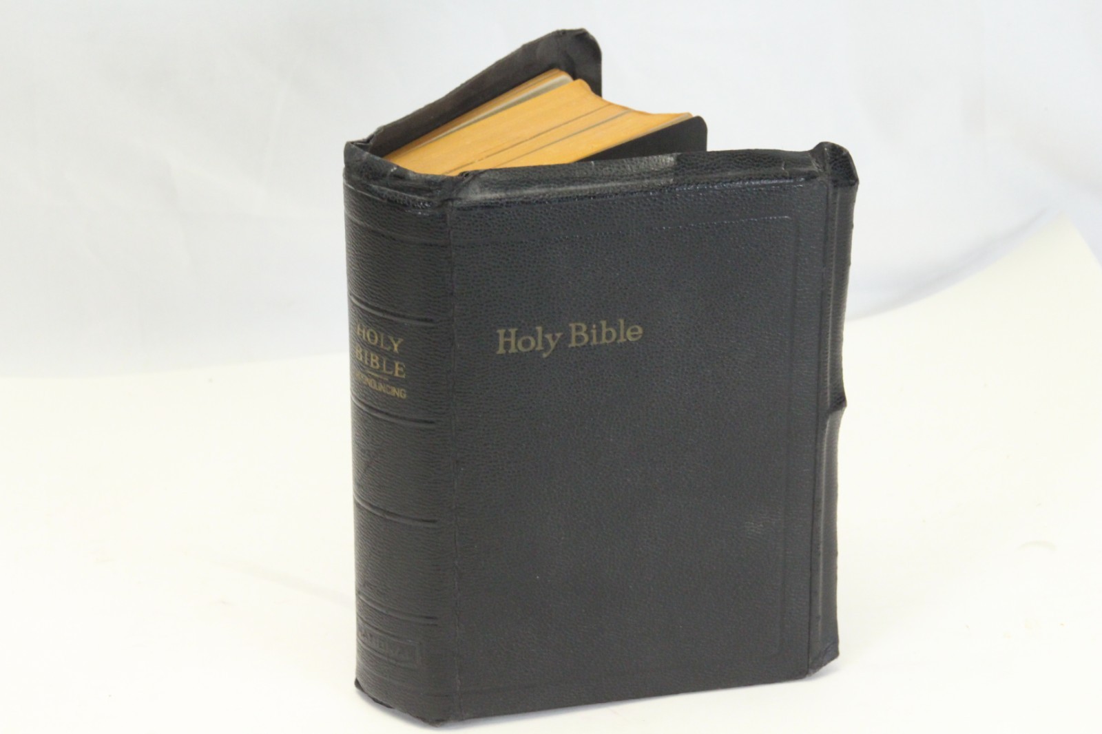 Vintage Holy Bible Self-Pronouncing KJV National Bible Press 119 Leather