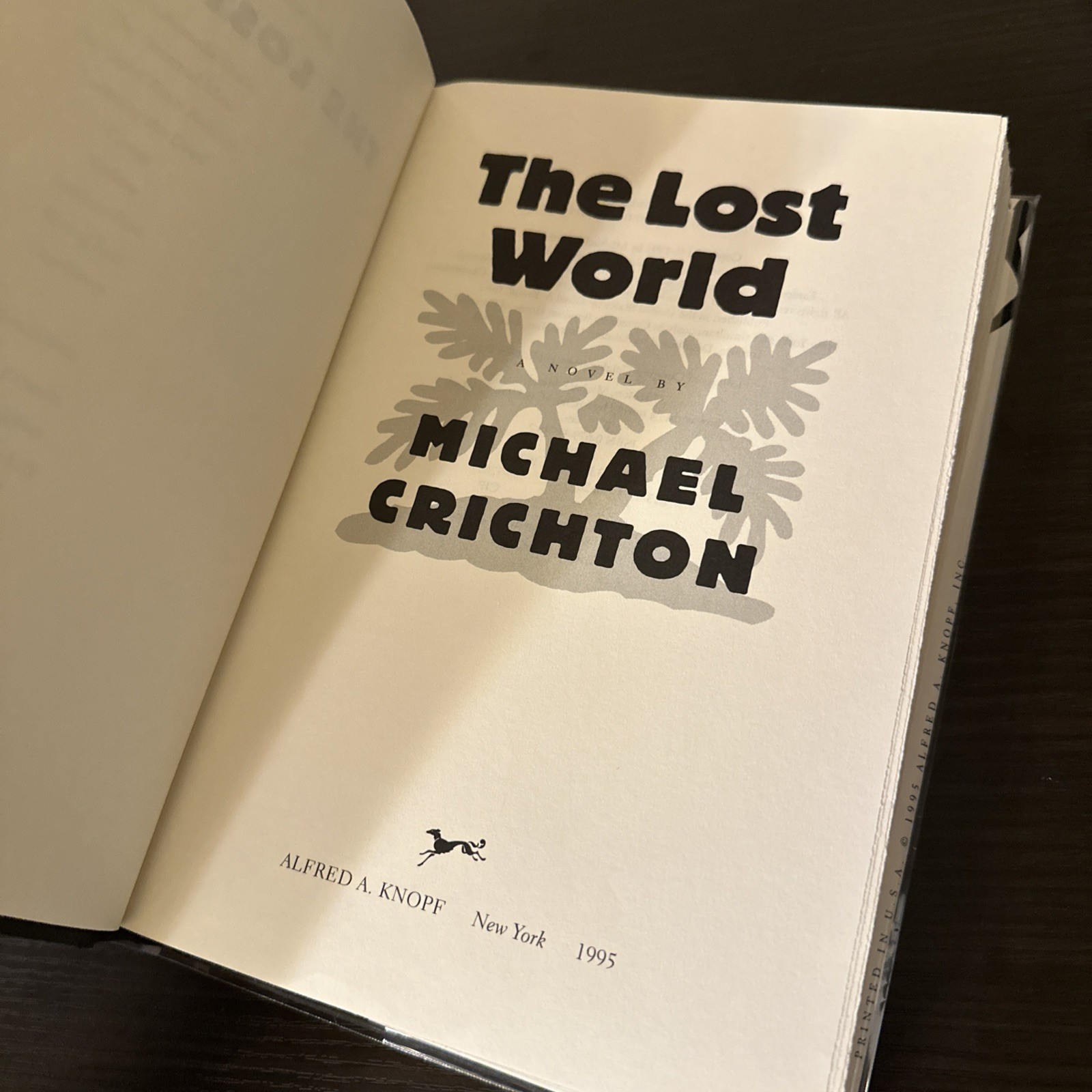 Jurassic Park & The Lost World : Michael Critchton Hardcover Set