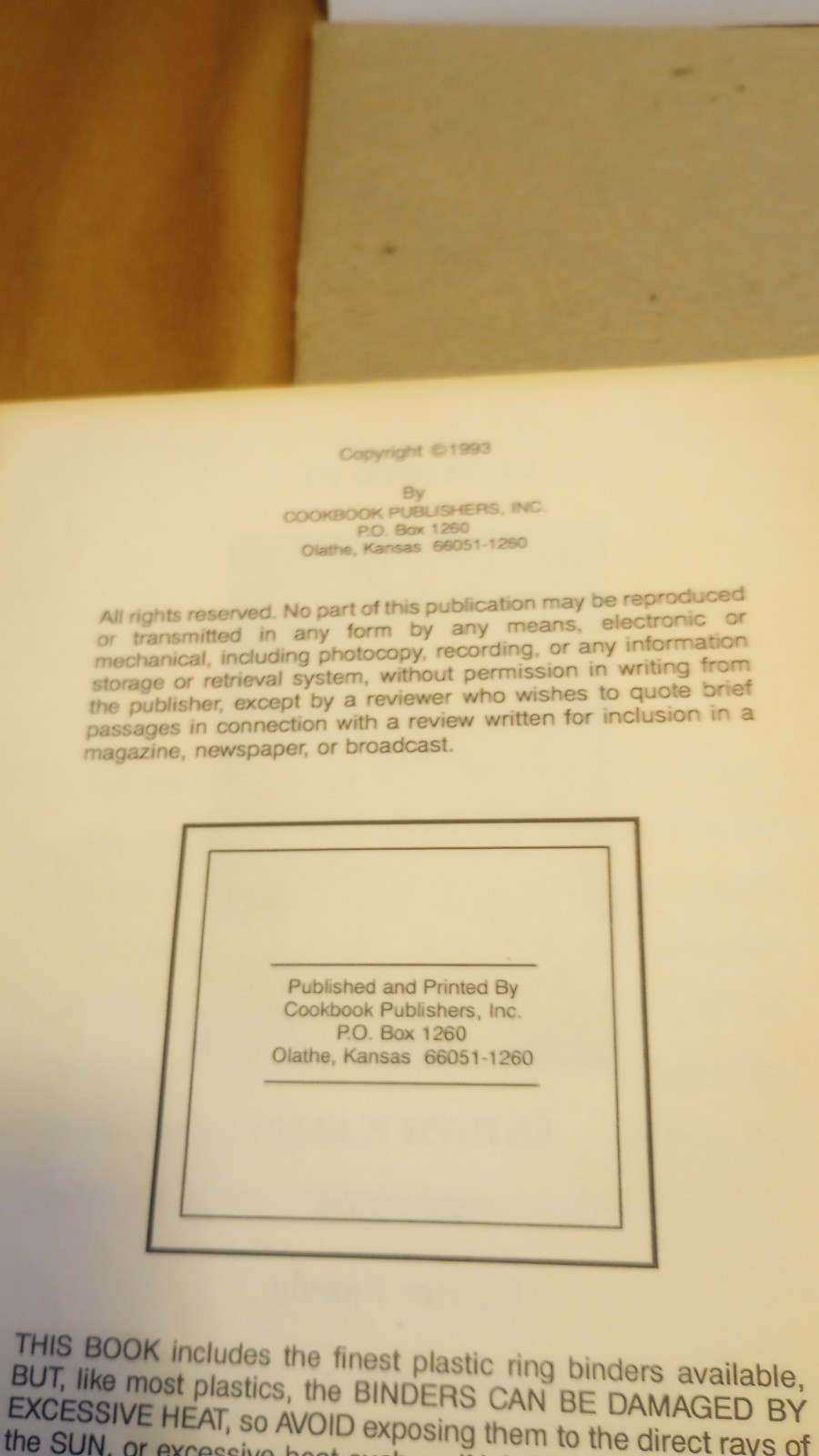 1993 „Sunday Dinner at Grandmom’s“ Cookbook by Christel Ellis – 112+ Pages