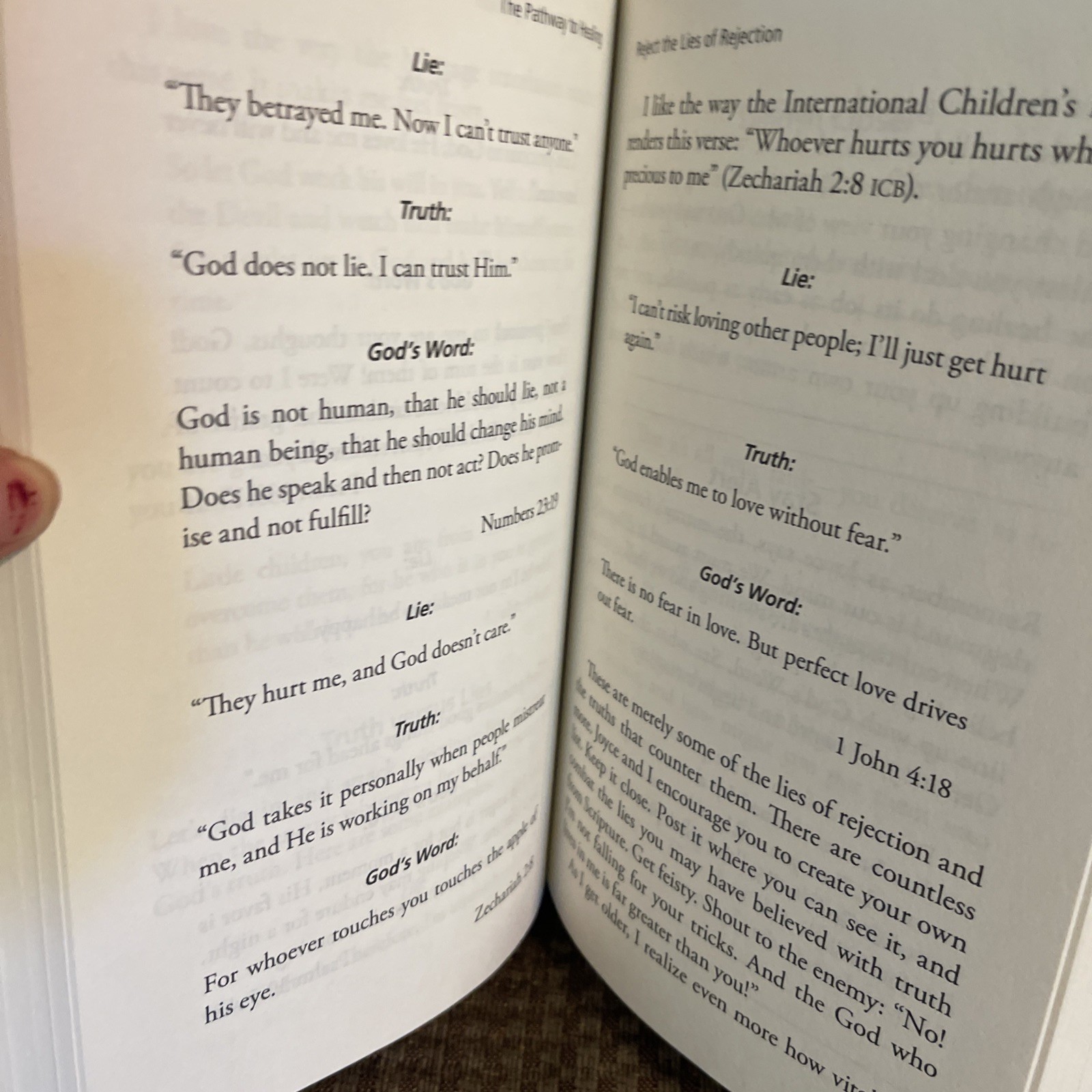 Healing the Wounds of Rejection: Moving Forward with Strength, Confidence, and t