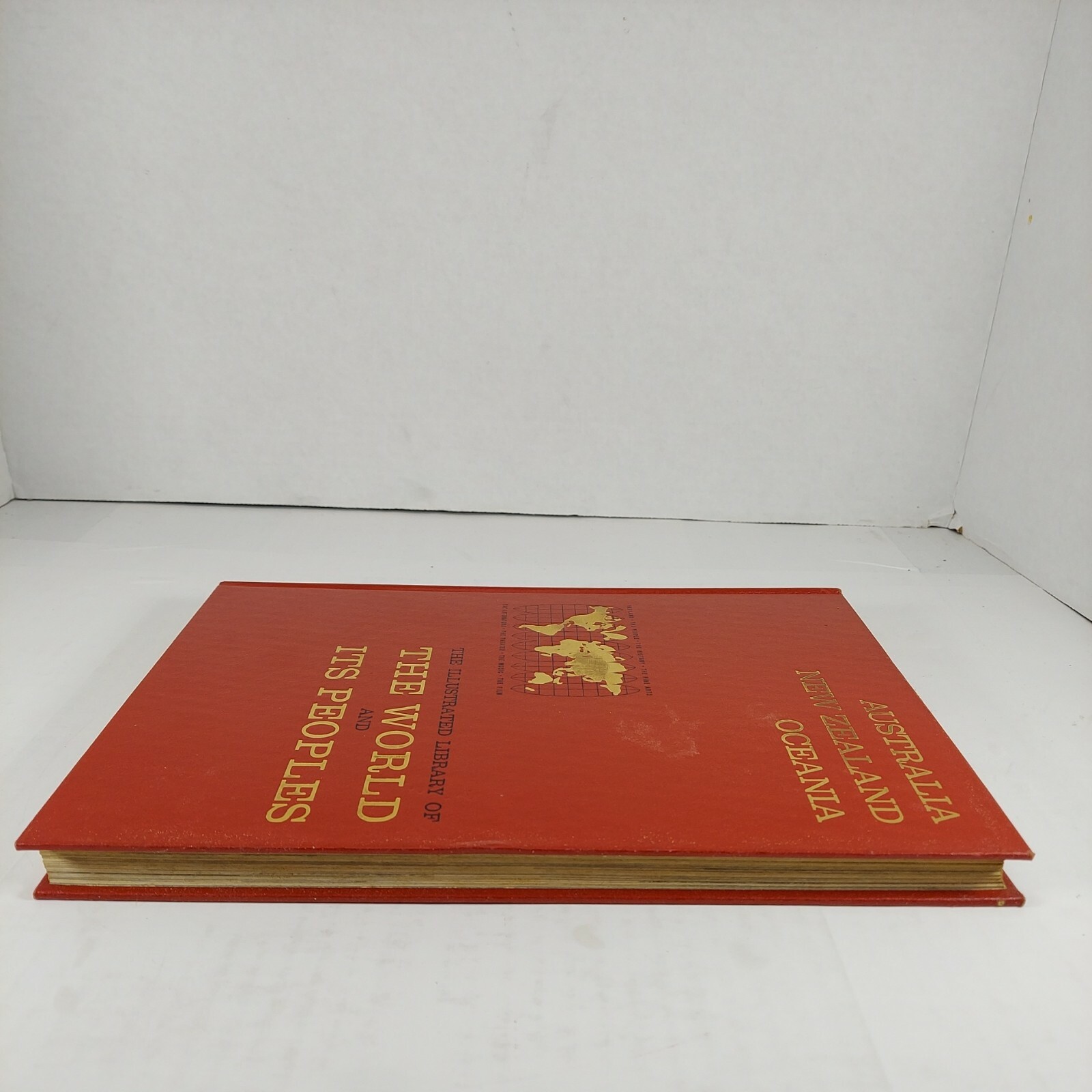 Illustrated Library of the World & Its Peoples Australia New Zealand 1966 HC