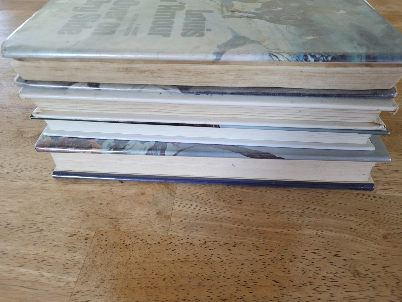 4 Louis L’Amour Hardcover Book -2 Large Print -Sackett Companion-Ex Lib