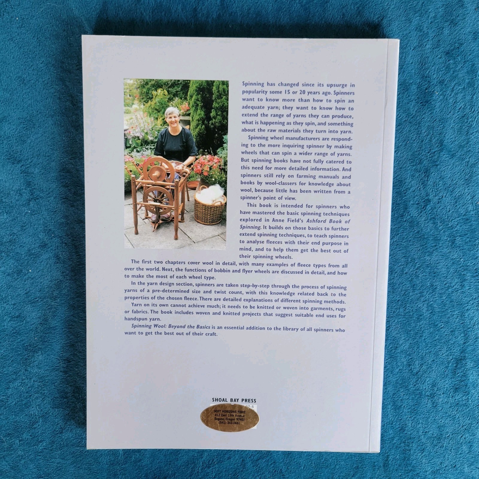SPINNING WOOL – BEYOND THE BASICS ; ISBN 0-908704-27-5 ; 156 PAGES