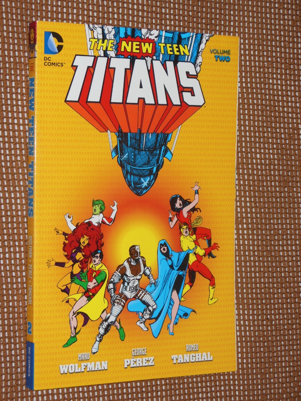 THE NEW TEEN TITANS – VOLUME TWO Trade Paperback – Wolfman/Perez!