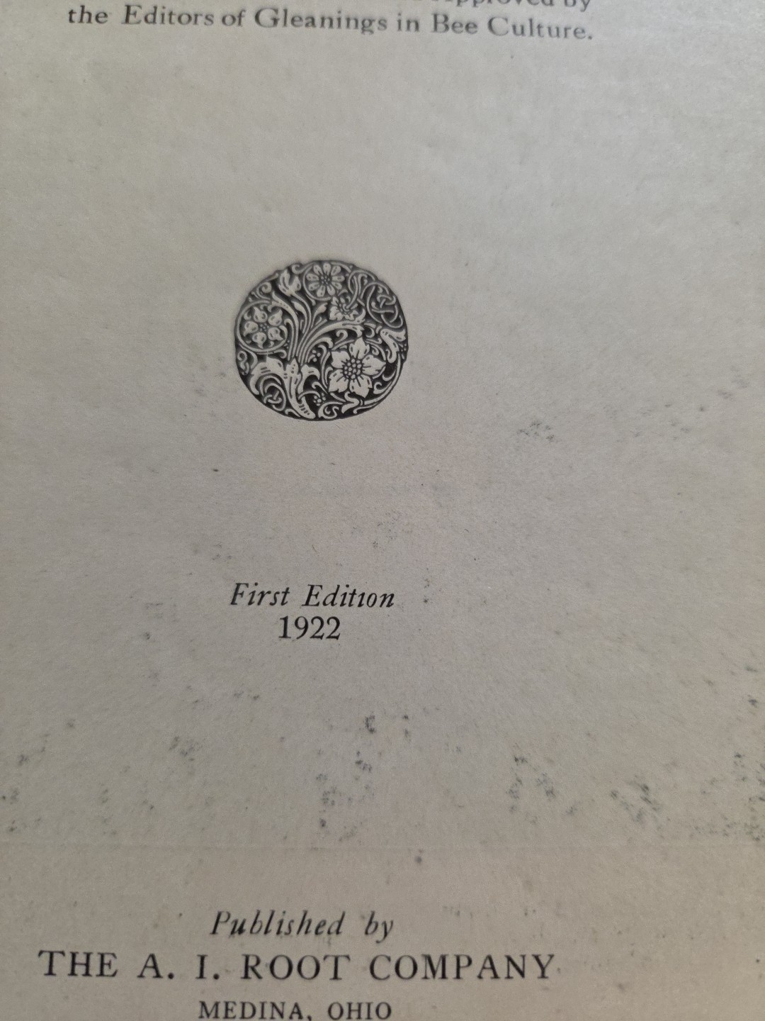 Rare 1922 First Edition „Starting Right with Bees“