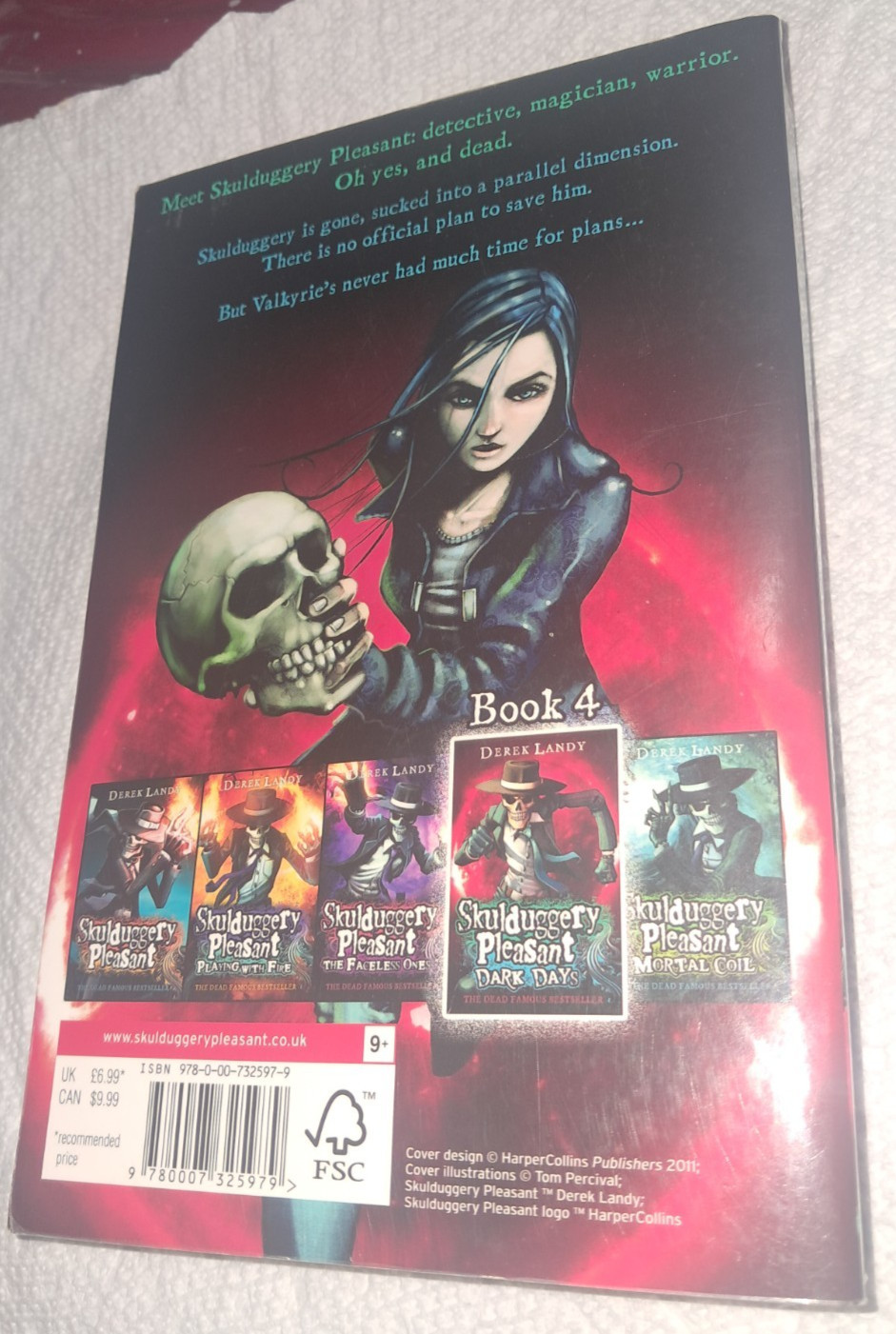 Derek Landy Skulduggery Pleasant Dark Days Fantasy Magic Famous 8th print 2010s