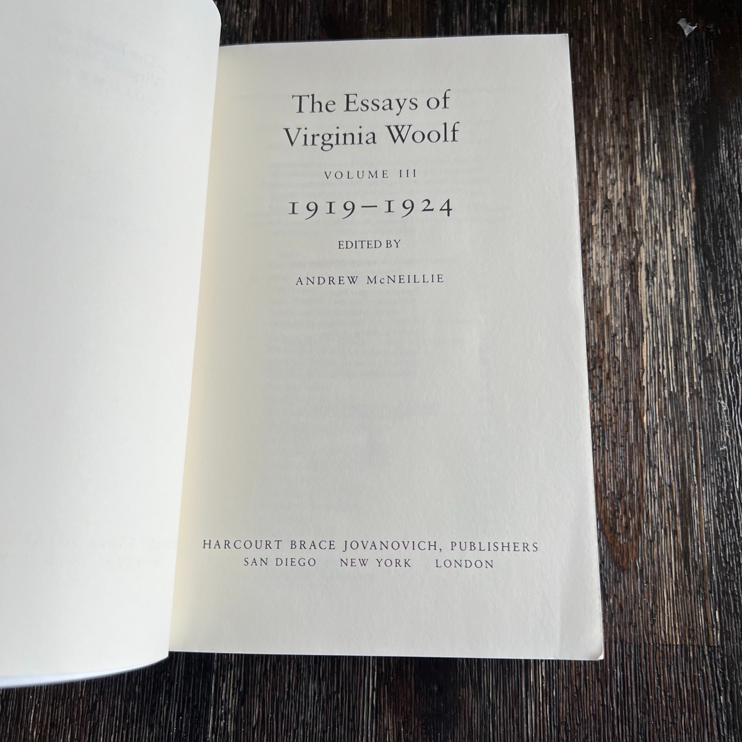 Essays of Virginia Woolf Volume 3 1919-1924 Andrew McNeillie Mariner Books