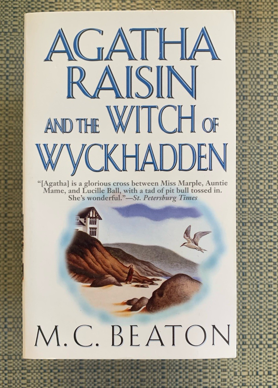 M.C. Beaton – Lot of 8 Books – Agatha Raisin – Hamish MacBeth