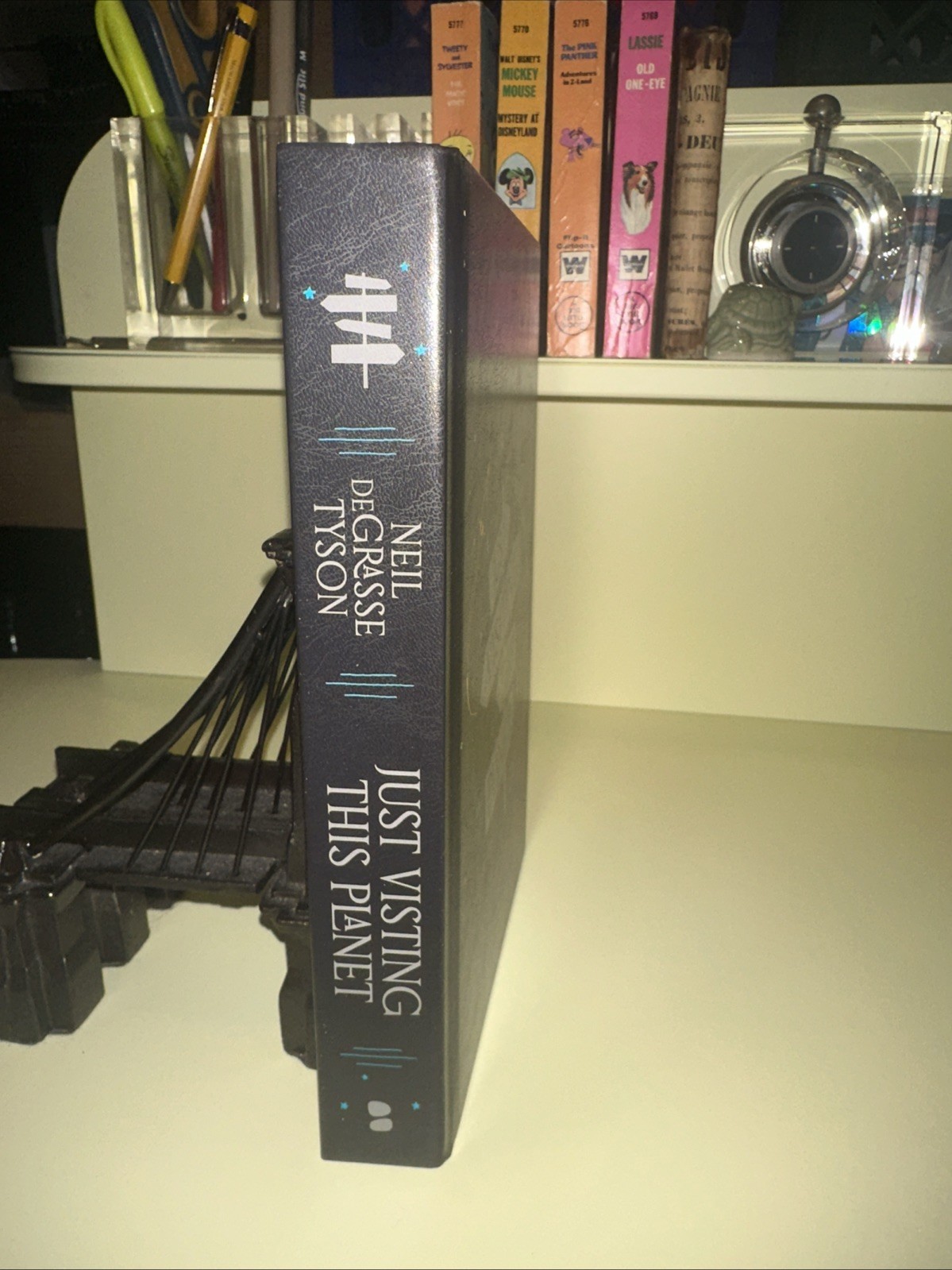 SIGNED FIRST EDITION NEIL DEGRASSE TYSON JUST VISITING THIS PLANET HC BOOK S4