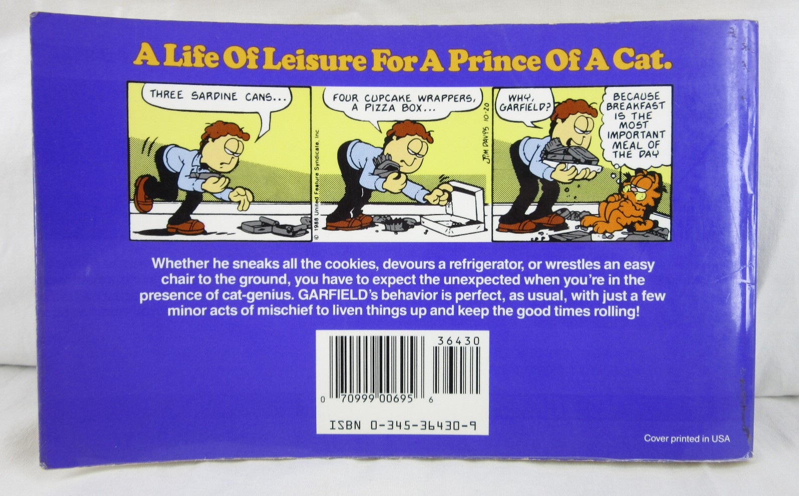 GARFIELD: GOES TO WAIST * His 18th Book * 1990 PB Book – Jim Davis