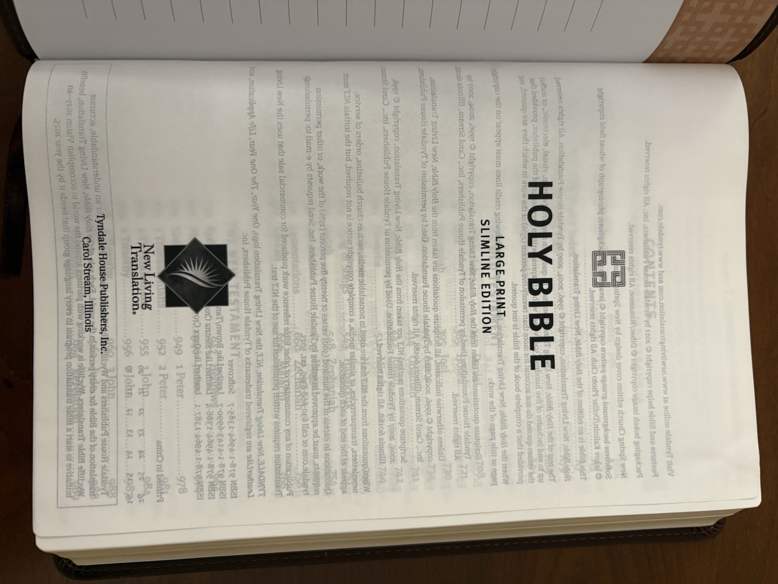 Premium Value Slimline Bible NLT by Tyndale House Publishers Staff (2012)
