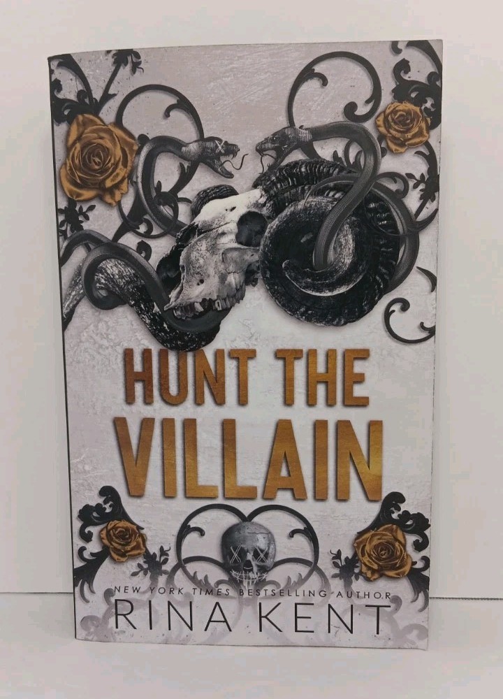 Rina Kent – Hunt The Villain, Walmart Edition, Sprayed Edges, Paperback