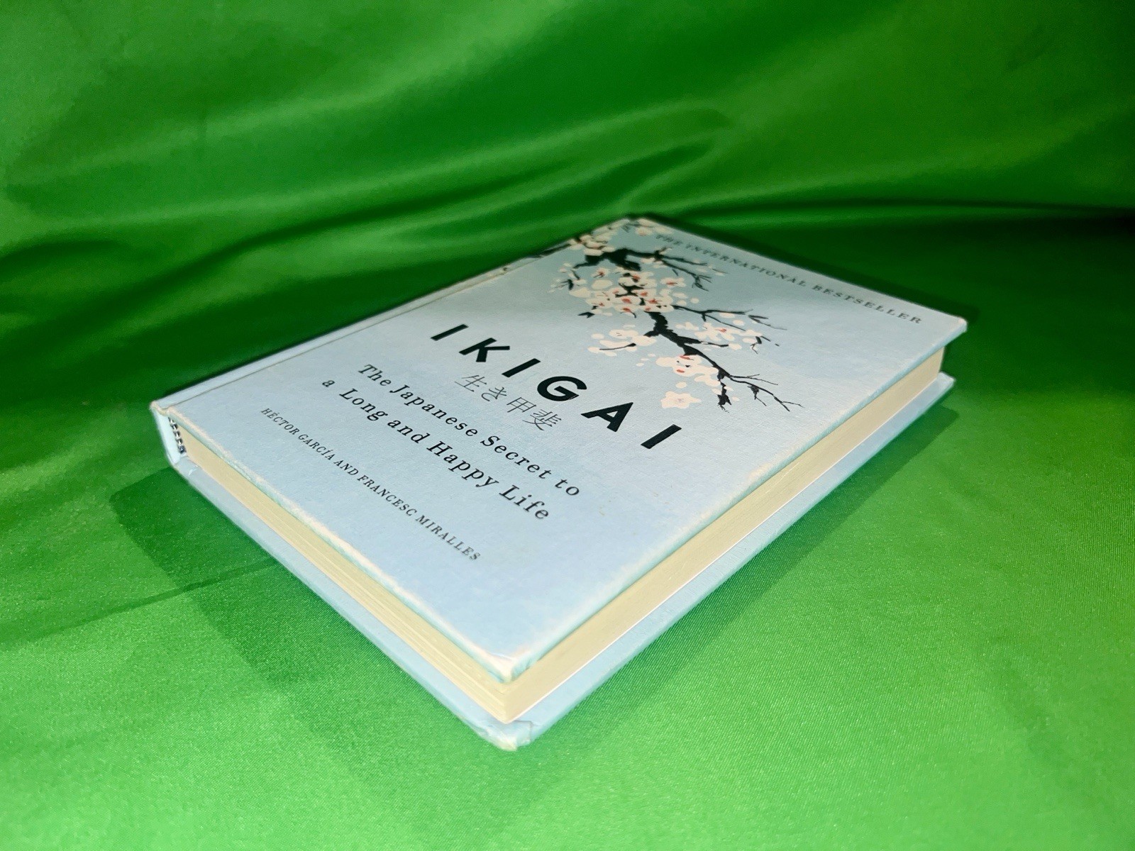 Ikigai: The Japanese Secret to a long & happy life by Miralles, Francesc Book📚
