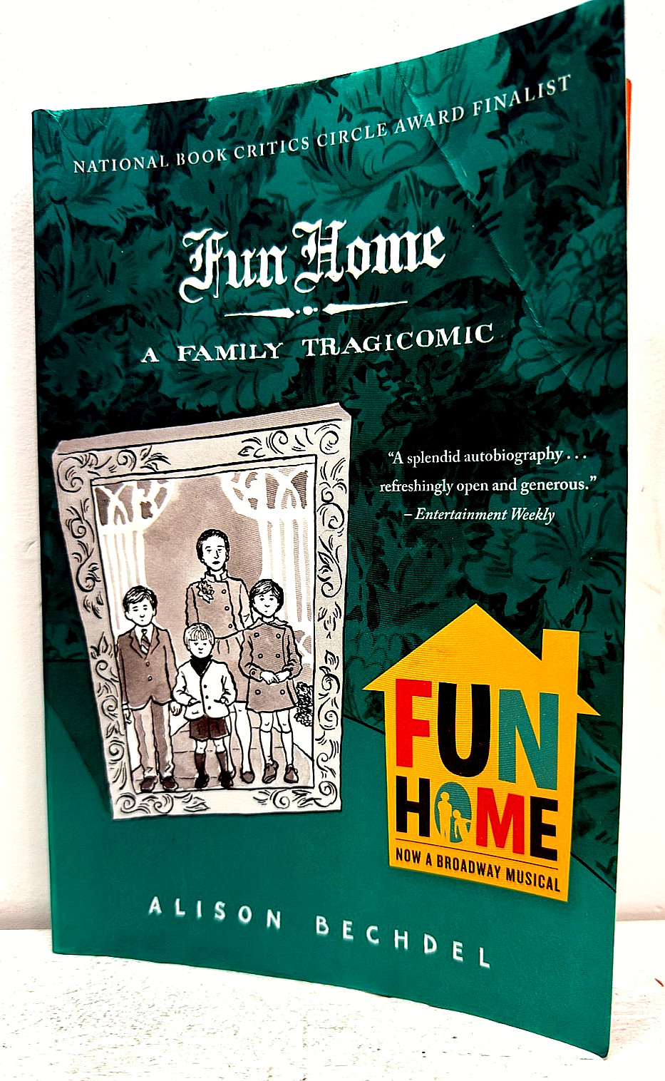 Alison Bechdel Fun Home A Family Tragicomic 2007 Paperback Graphic Memoir