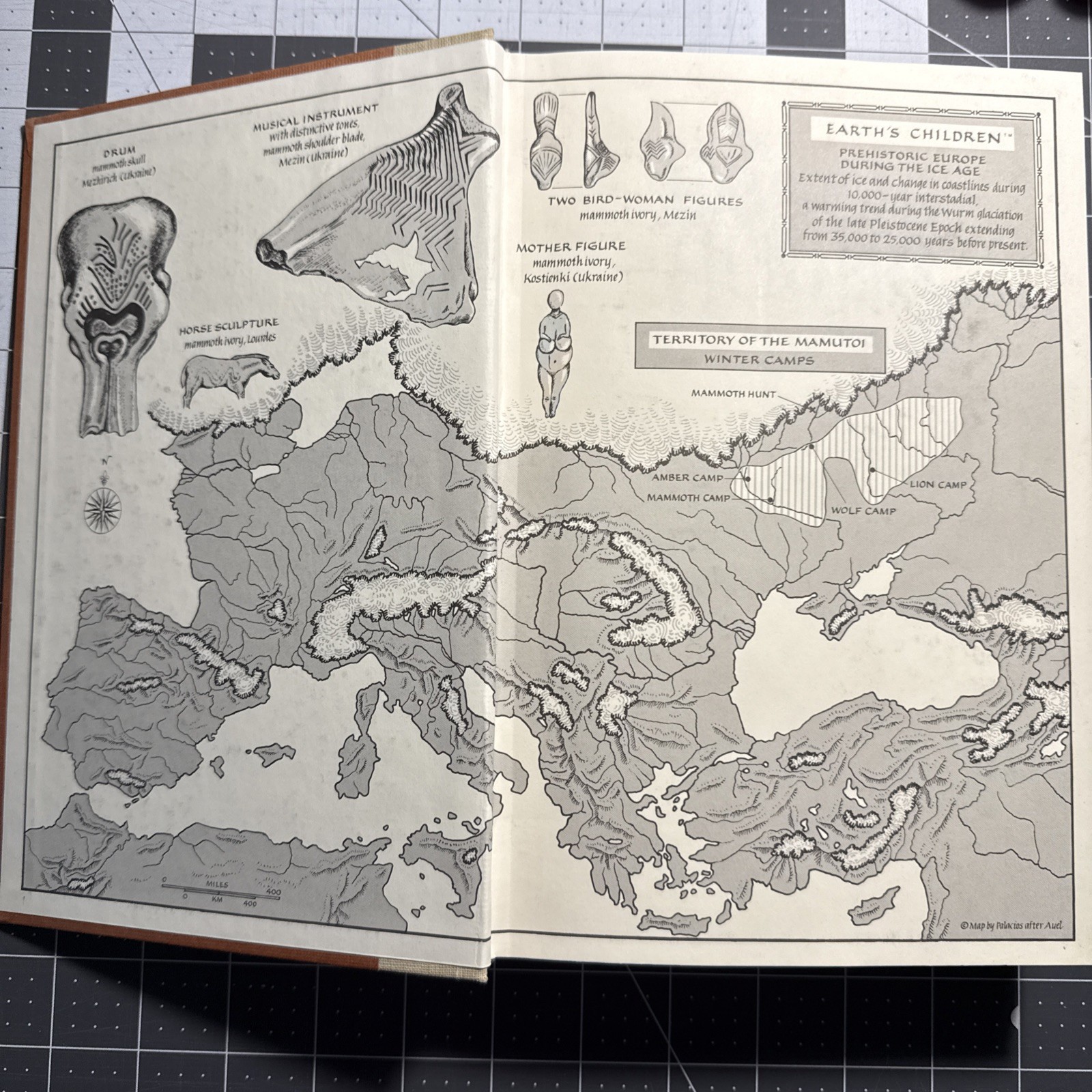 The Mammoth Hunters: Earth’s Children Hardcover Jean M. Auel